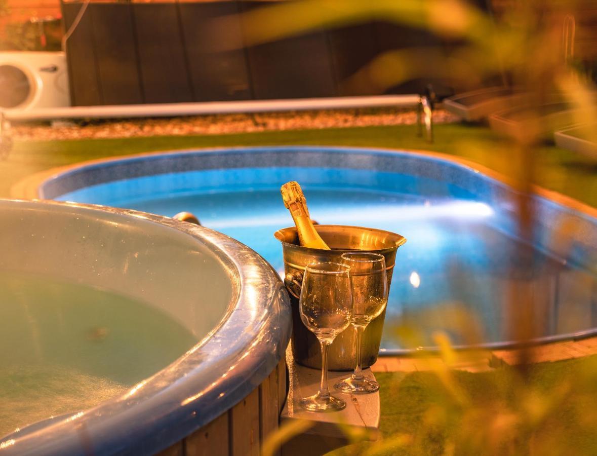 Domek Inosasino Z Basenem I Sauna Luaran gambar